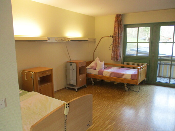 Doppelzimmer in Haus 1 mit Standartmöblierung